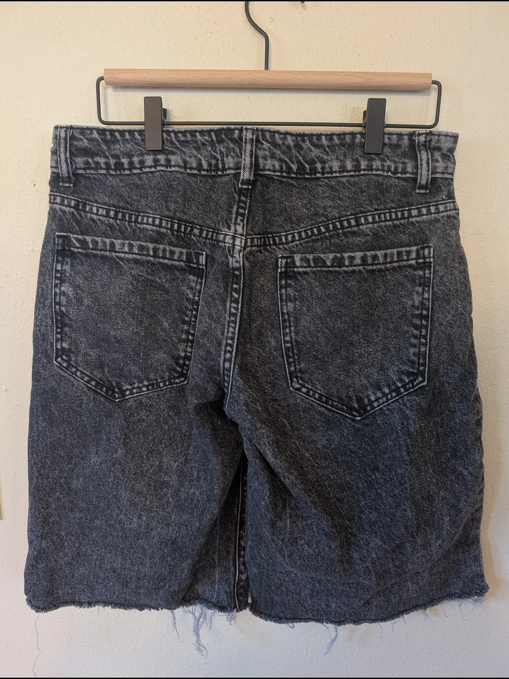 Juniors Black Acid Wash Denim Jean Shorts Size 7